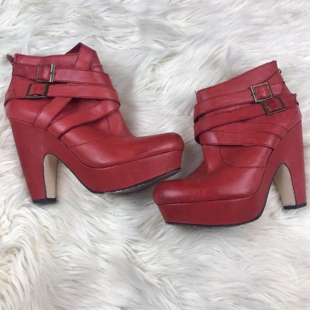 SEYCHELLES Red Buckle Zip Closed Toe Pumps Heels
